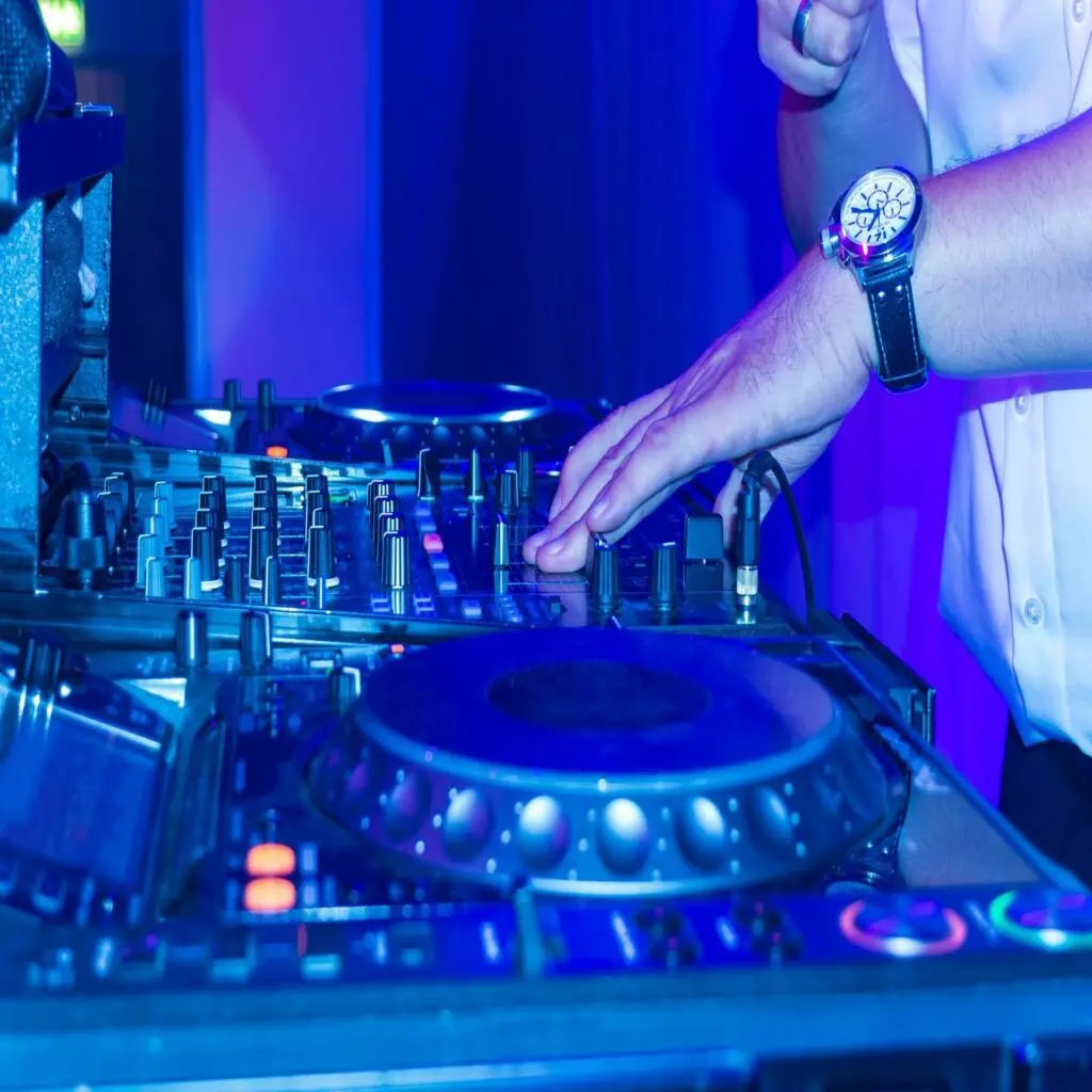 Party-holiday-in-Granada.-1024x1024.jpg