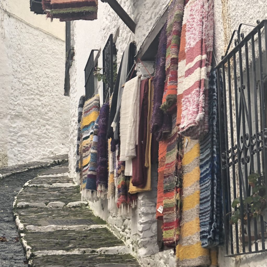 Fabrics and Embroidery artisans in Granada